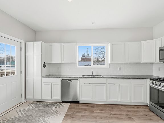 5th image of 105 S Kimball St
