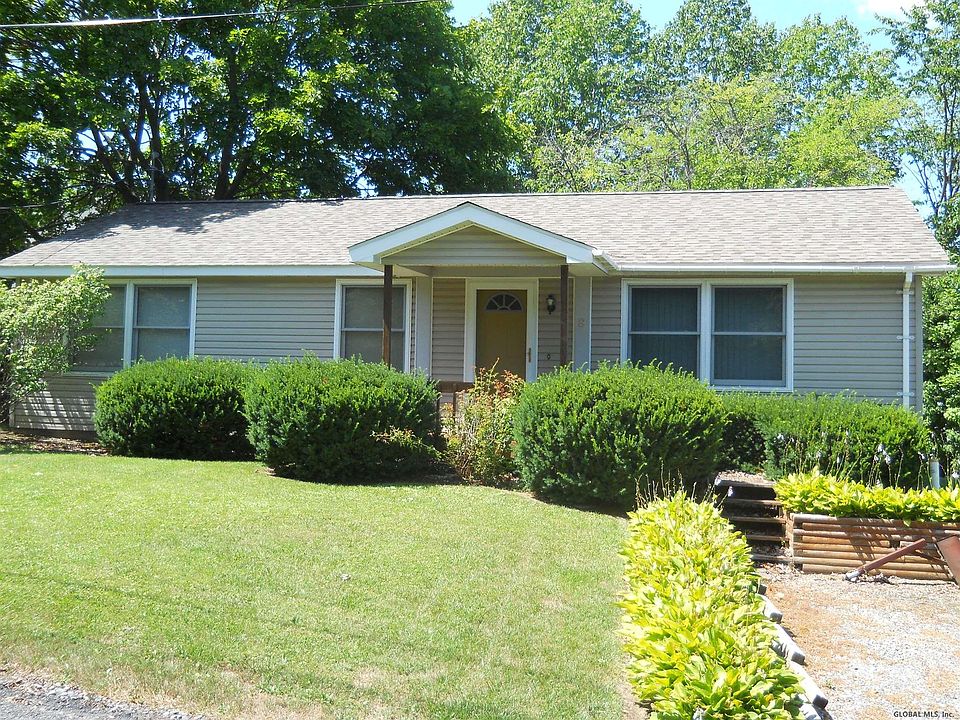 1st image of 8 Oak St