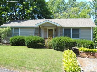 8 Oak St, Ticonderoga, NY 12883