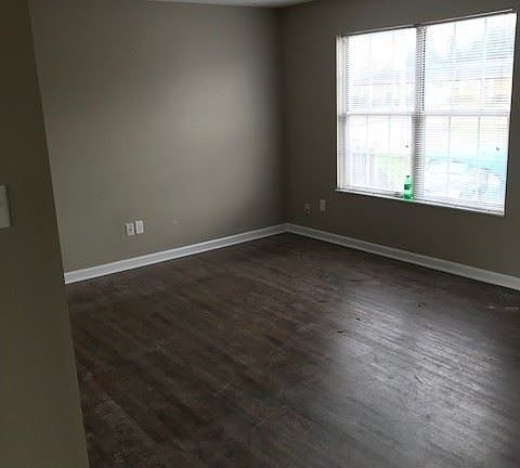 5th image of 3213 Spring Hollow Ave APT C
