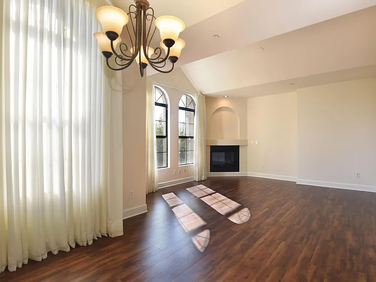 4217 Dixie Canyon Ave #305 — Photo 3