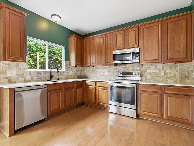 3208 Calder Ct — Photo 10