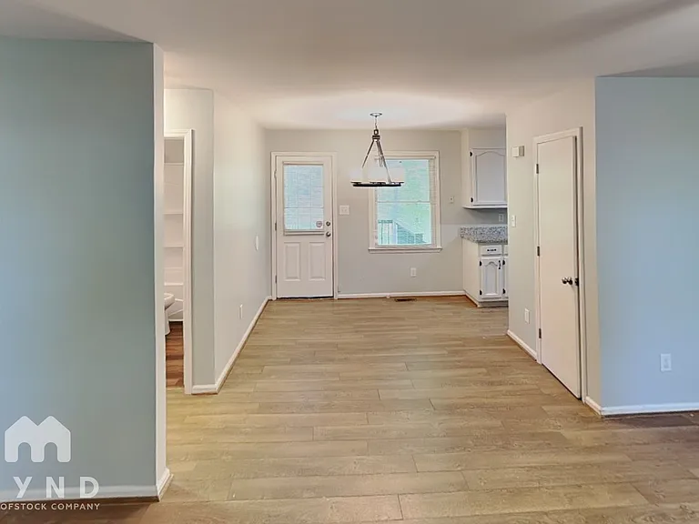 4629 Longbriar Dr — Photo 9