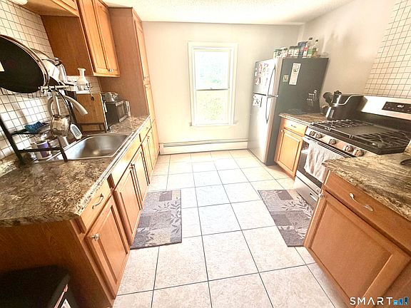 3rd image of 435 Myrtle Street