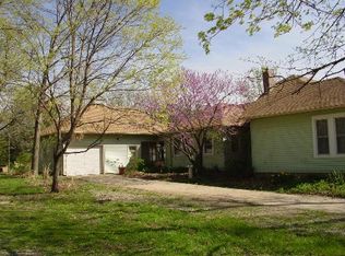 102 Madison St, Oskaloosa, KS 66066