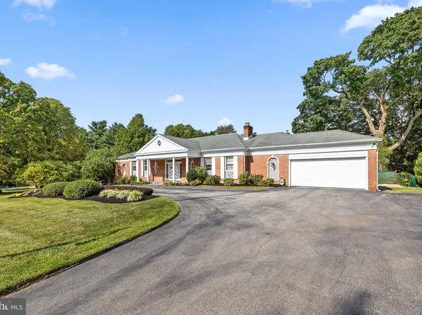 251 Indian Creek Rd, Wynnewood, PA 19096