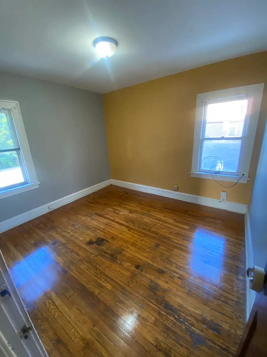 Building Photo - 1665 Hillview Rd #2