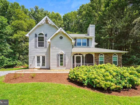 9075 Nana Russell Rd, Owings, MD 20736