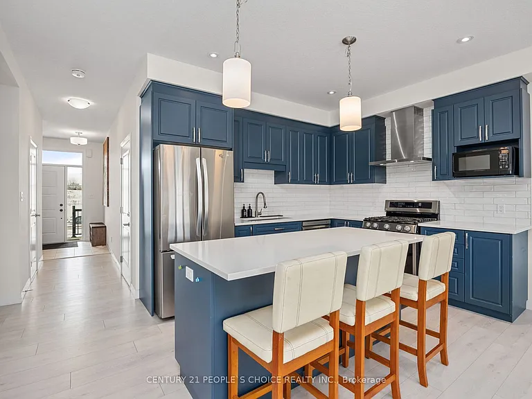 9 Queensbrook Cres — Photo 7