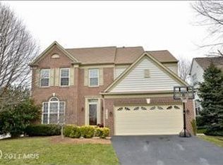 43200 Golf View Dr, Chantilly, VA 20152