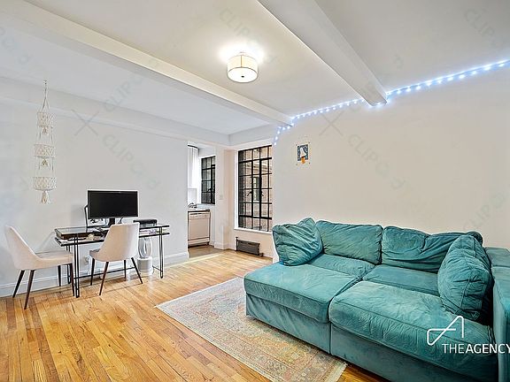 3rd image of 333 E 43rd St APT 315