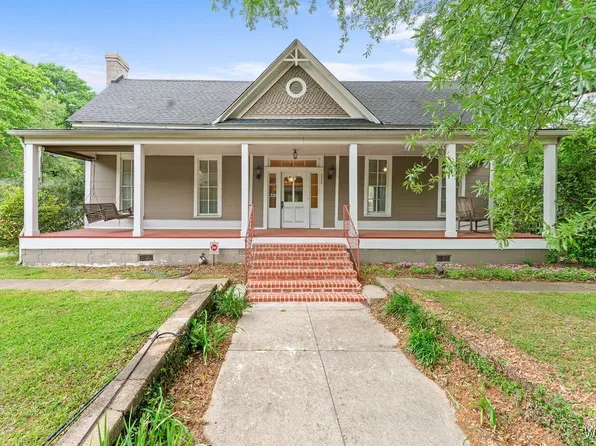 2520 5th St, Northport, AL 35476