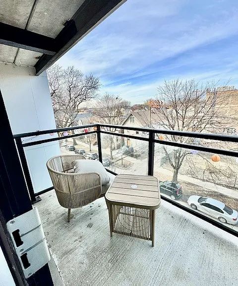 2407 W Eastwood Ave #202 — Photo 7