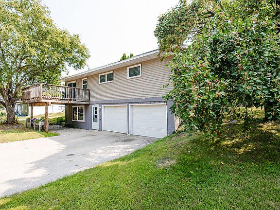 3rd image of 1213 Riverside Dr