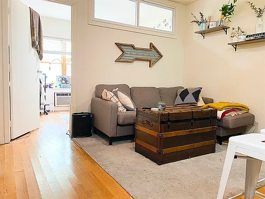 Rented by Bond New York | media 5