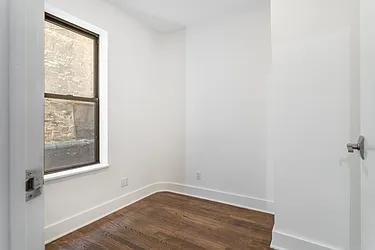 Rented by Safdie Realty Group