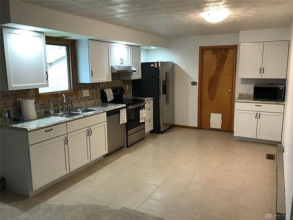 2nd image of 415 5th St