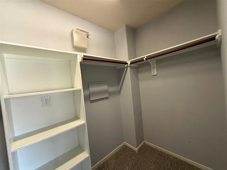 8023 Clover Leaf Dr — Photo 18