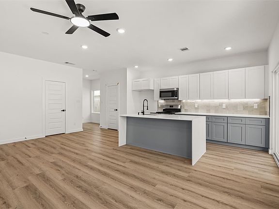 4th image of 8316 Prairie View Dr