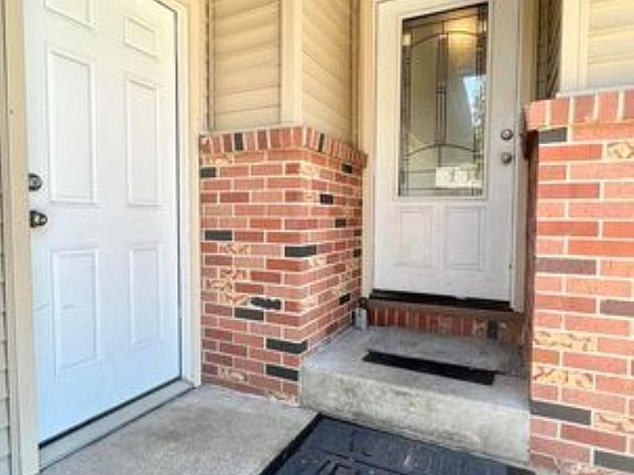 3rd image of 6033 Pioneers Blvd