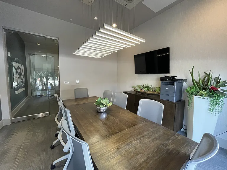 Rivera on Broadway Apartments — Photo 16