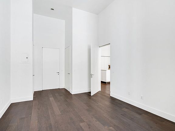 4th image of 25 Broad St APT 4H