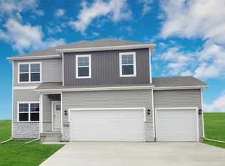 6743 Rynor St, Johnston, IA 50131