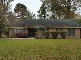 9470 S Riveroaks Dr, Baton Rouge, LA 70815