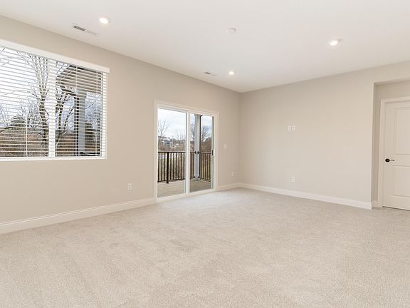 5th image of 336 Cornwall Dr