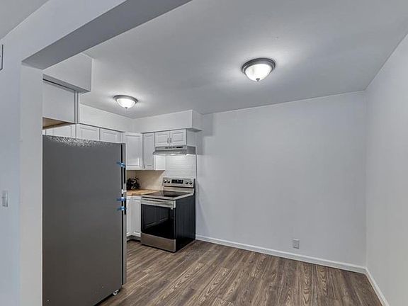 4th image of 575 S Royal Crest Cir Unit 2