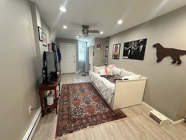 Studio, 300 sqft, $1,975 — Photo 3