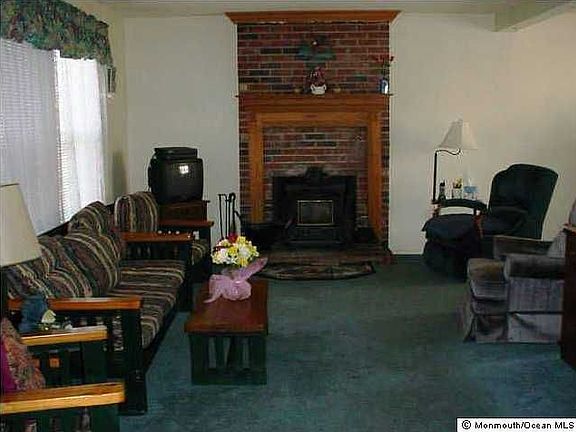 4th image of 1538 Newport Dr