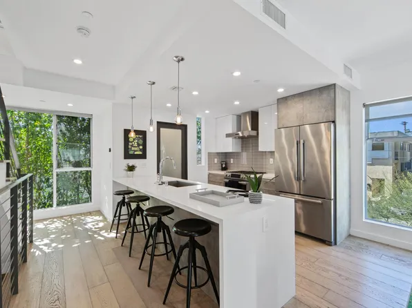 7198 Formosa Fusion Ct, Los Angeles, CA 90046