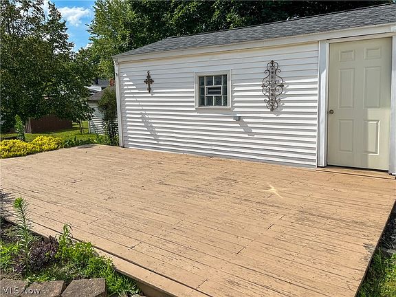 2nd image of 54 Poplar Ave