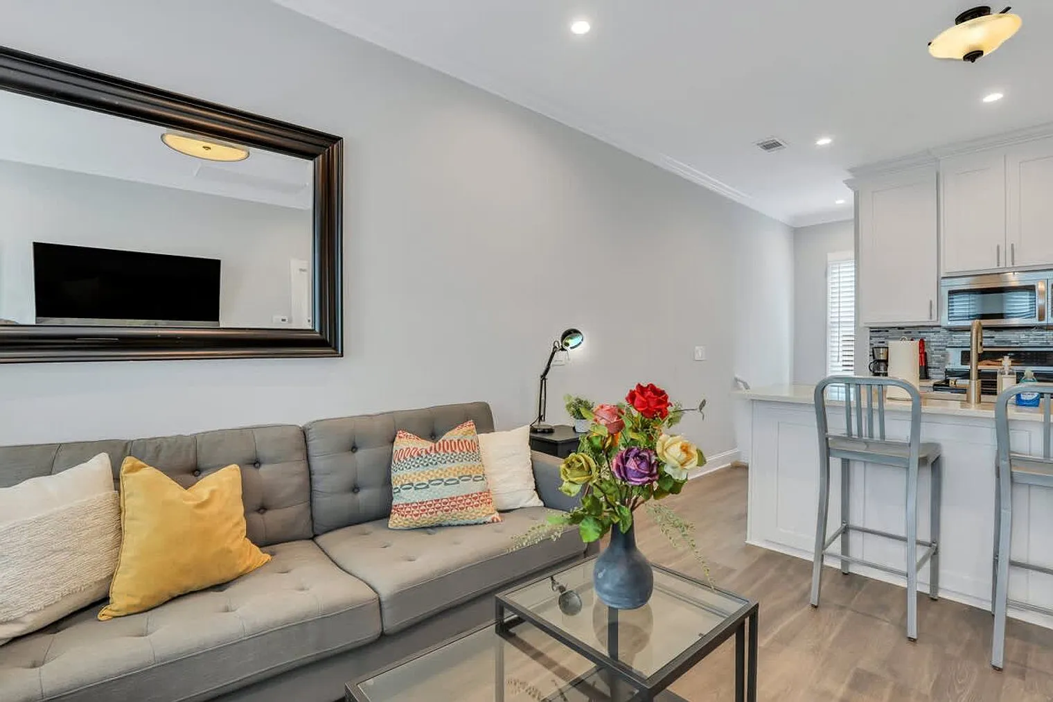 1 bed, 1.0 bath, $2,904 — Photo 1