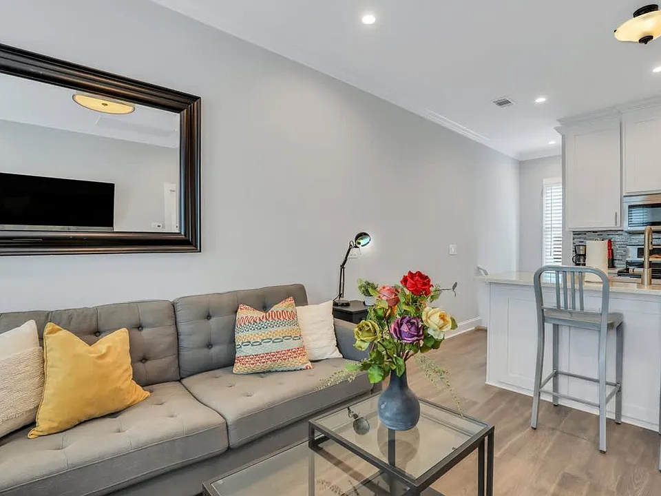 305 Alice St #2-ID1244802P