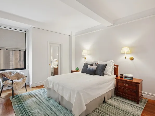 55 East 72nd Street image 7 of 13