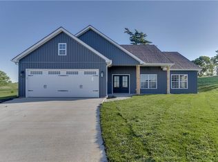 19033 Pawnee Court St, Joseph, MO 64505