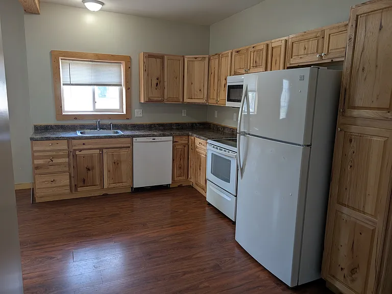 1727 Hughitt Ave — Photo 6