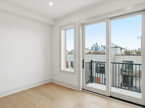 921 Madison Street image 11 of 22