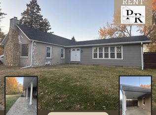 1738 8th Ave S, Clinton, IA 52732