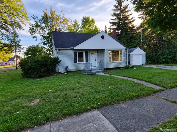 2401 Raskob St, Flint, MI 48504