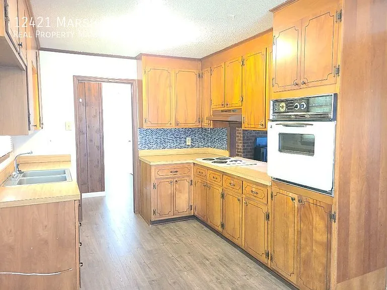 12421 Marsh Field Dr — Photo 5