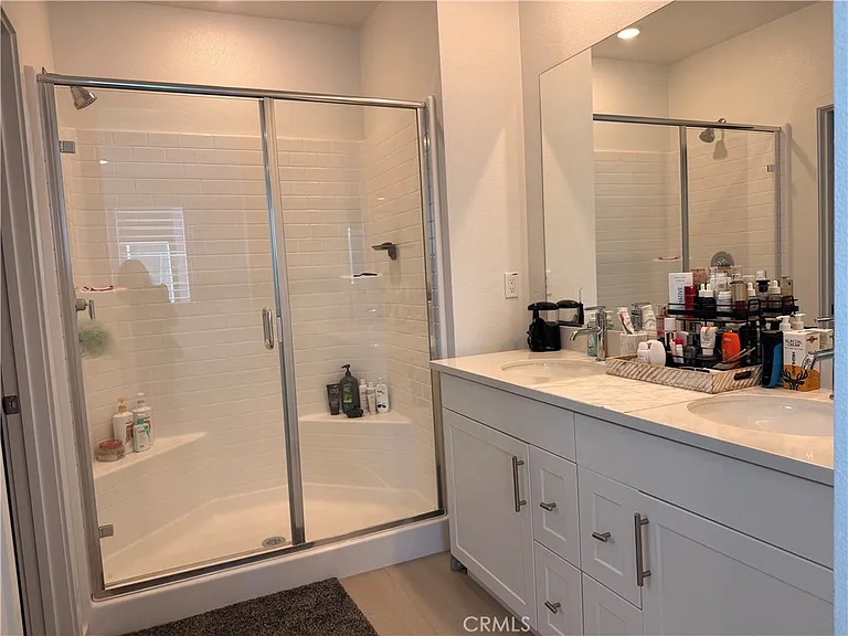 6123 Valentina Way — Photo 15