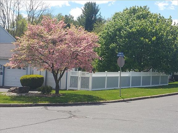 3rd image of 128 Ramblewood Dr