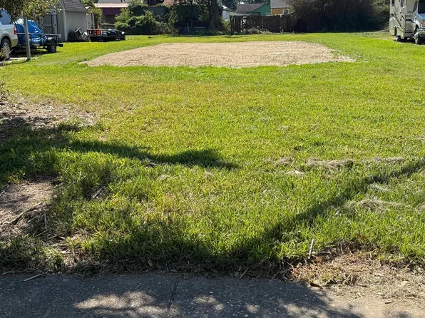 2022 4th St, Lake Charles, LA 70601
