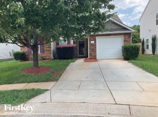 819 Fescue Ct, Charlotte, NC 28216