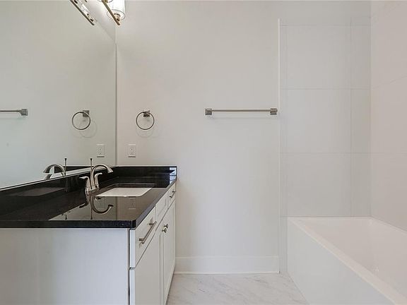 5th image of 201 Nashville Ave #2