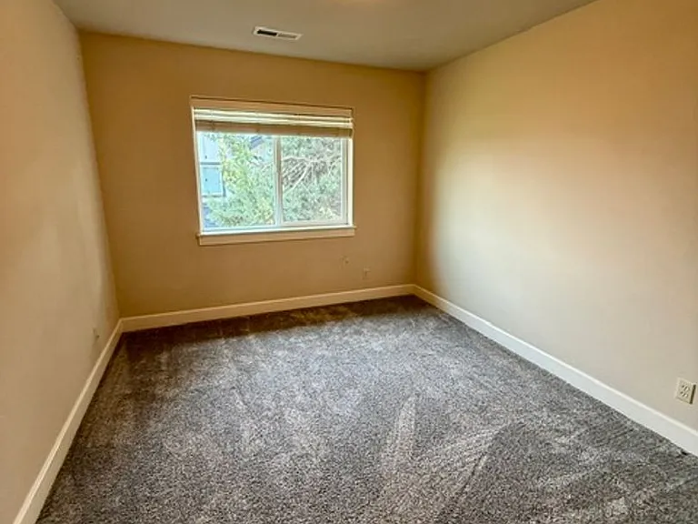 20441 Aberdeen Dr — Photo 23