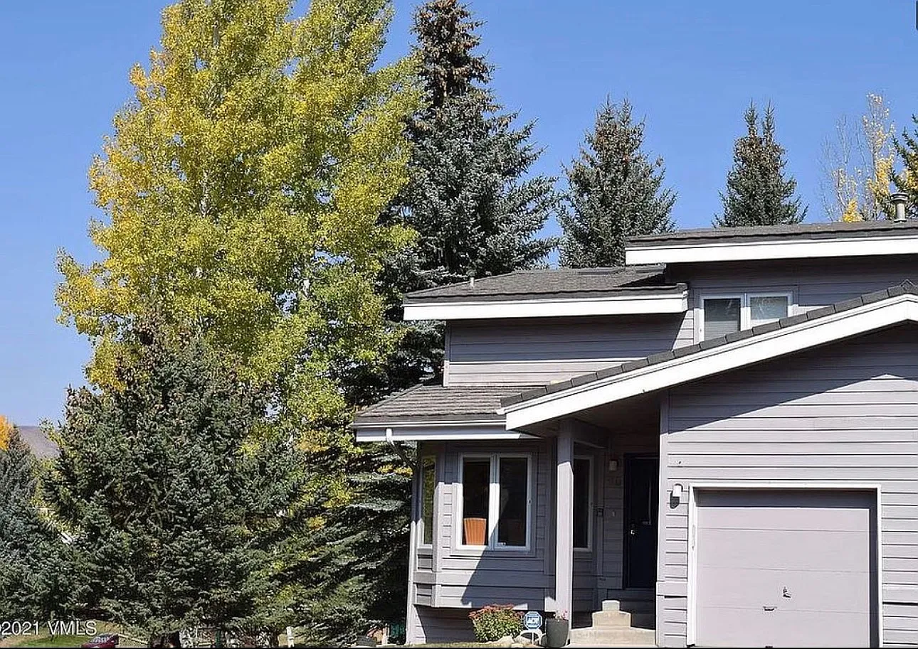 5 bed, 3.5 bath, 3876 sqft, $6,200 — Photo 3